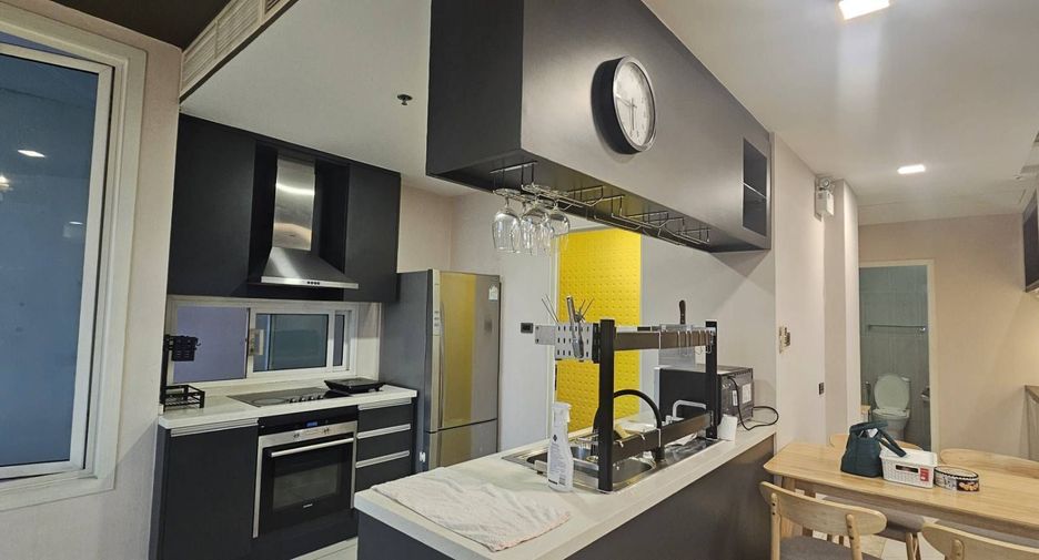 For rent 2 bedrooms condo in Sathon, Bangkok