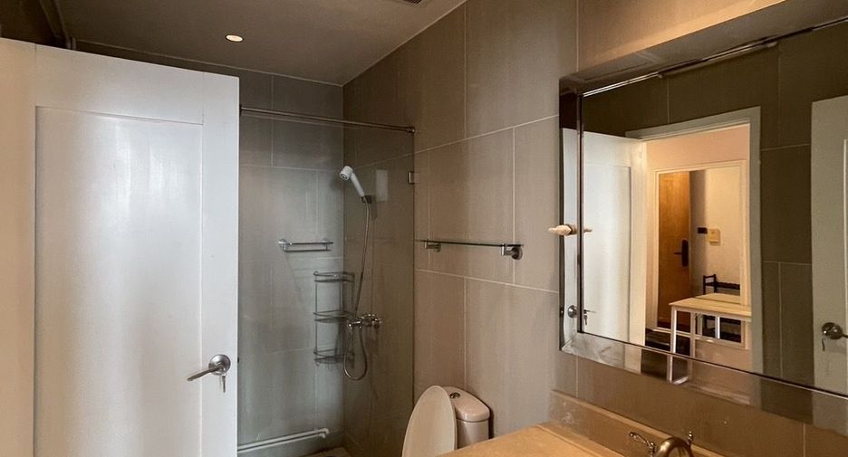 For rent 2 bedrooms condo in Sathon, Bangkok