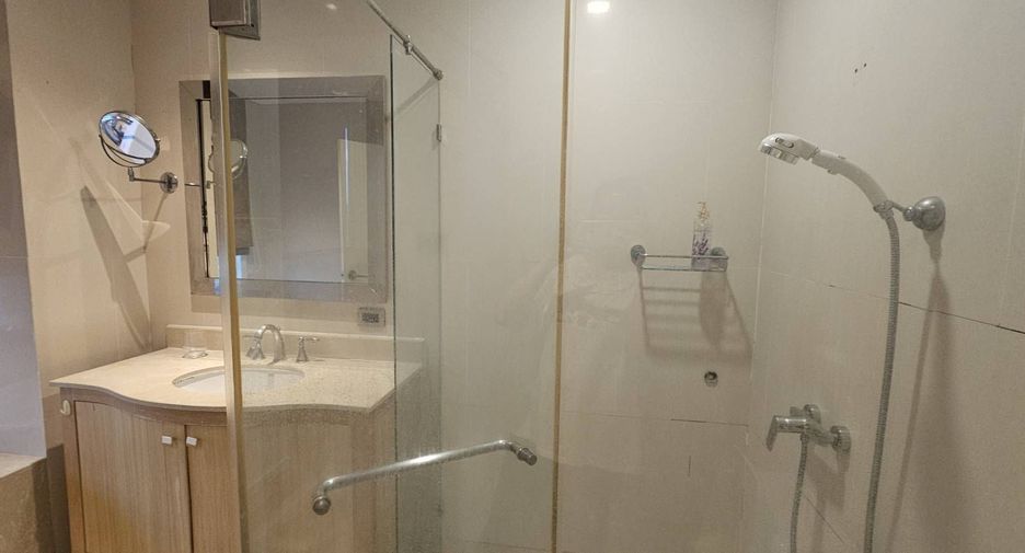 For rent 2 bedrooms condo in Sathon, Bangkok