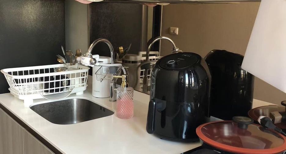 For rent 1 bed condo in Watthana, Bangkok