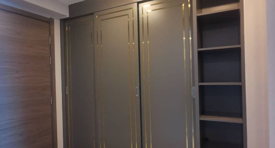 For rent 2 bedrooms condo in Huai Khwang, Bangkok
