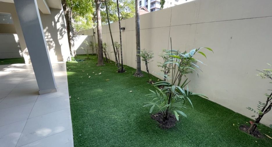 Casa en alquiler de 4 habitaciones en Watthana, Bangkok
