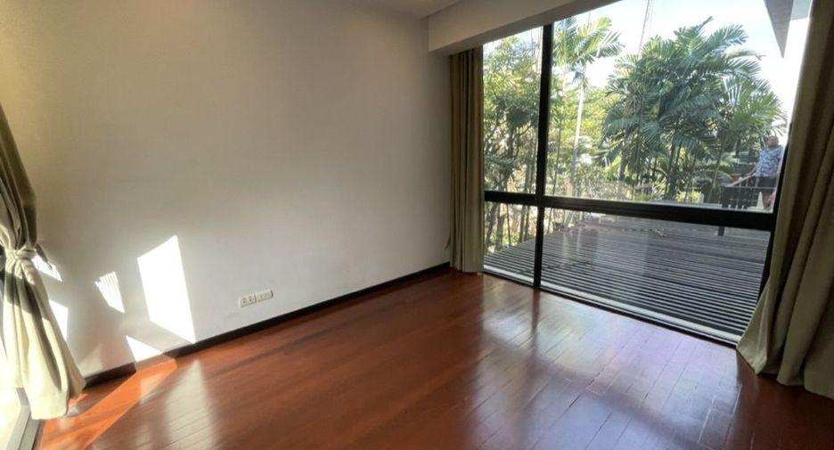 Casa en alquiler de 4 habitaciones en Watthana, Bangkok