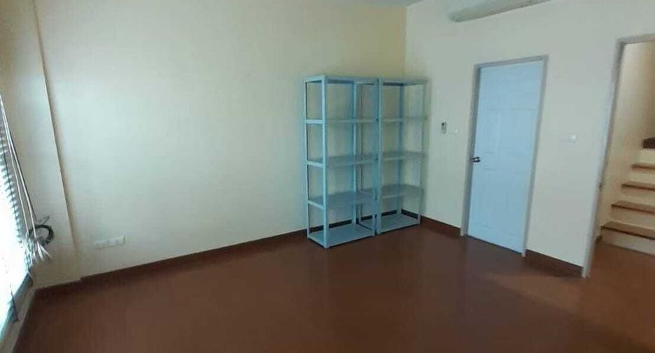 For rent 3 ベッドルーム townhouse in Chatuchak, Bangkok