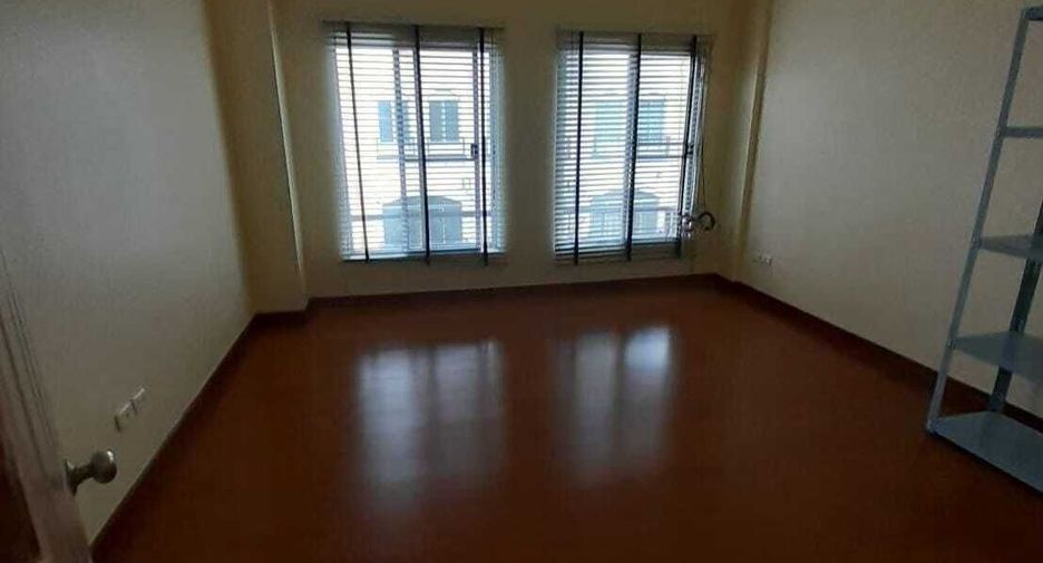 For rent 3 ベッドルーム townhouse in Chatuchak, Bangkok