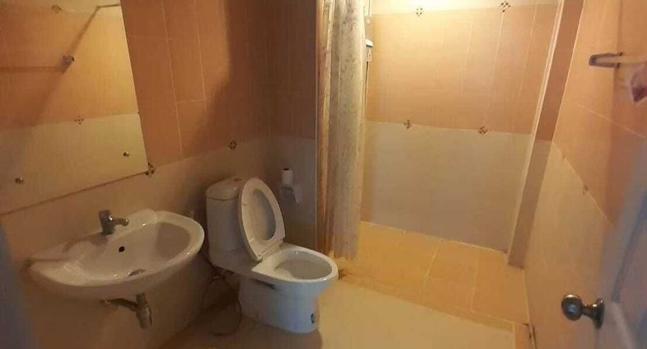 For rent 3 ベッドルーム townhouse in Chatuchak, Bangkok