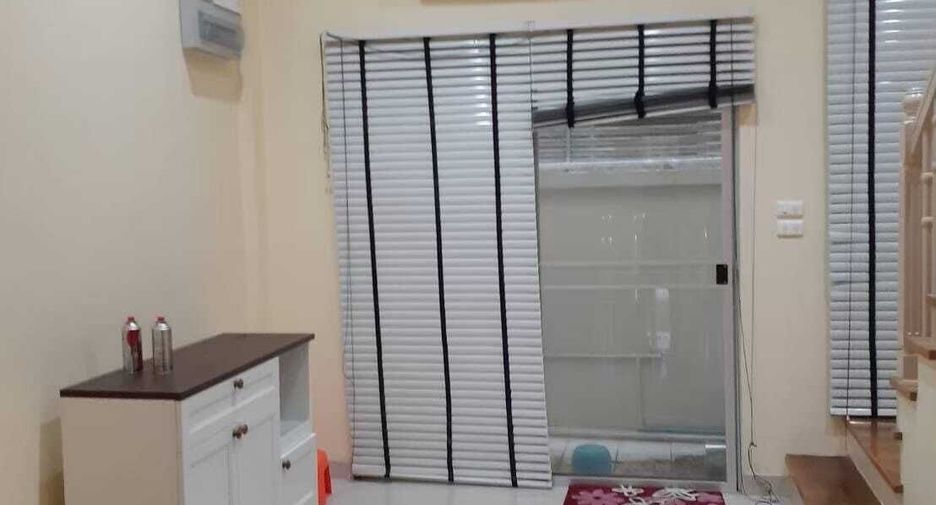For rent 3 ベッドルーム townhouse in Chatuchak, Bangkok