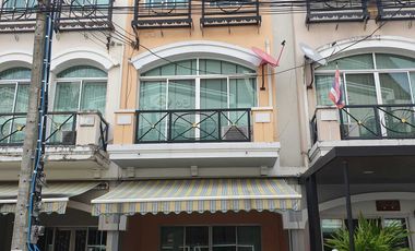 For rent 3 ベッドルーム townhouse in Chatuchak, Bangkok