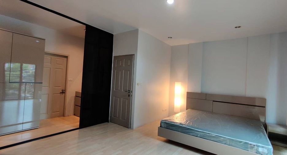 For rent 3 bedrooms house in Suan Luang, Bangkok