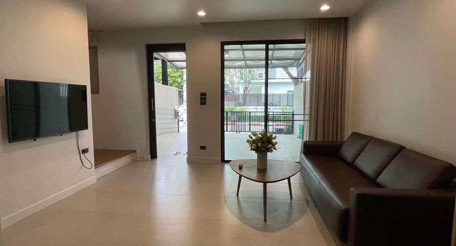 For rent 3 bedrooms house in Suan Luang, Bangkok