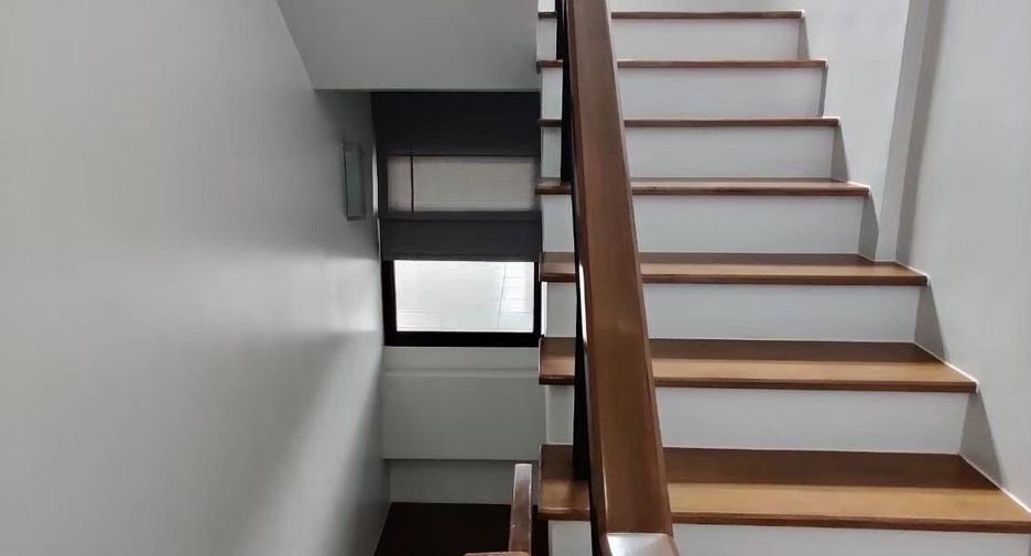 For rent 3 bedrooms house in Suan Luang, Bangkok