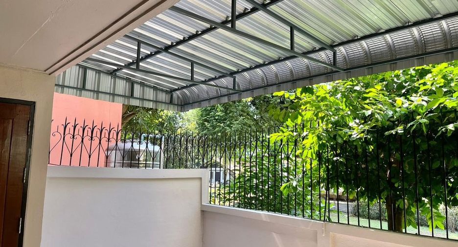 For rent 8 bedrooms office in Watthana, Bangkok