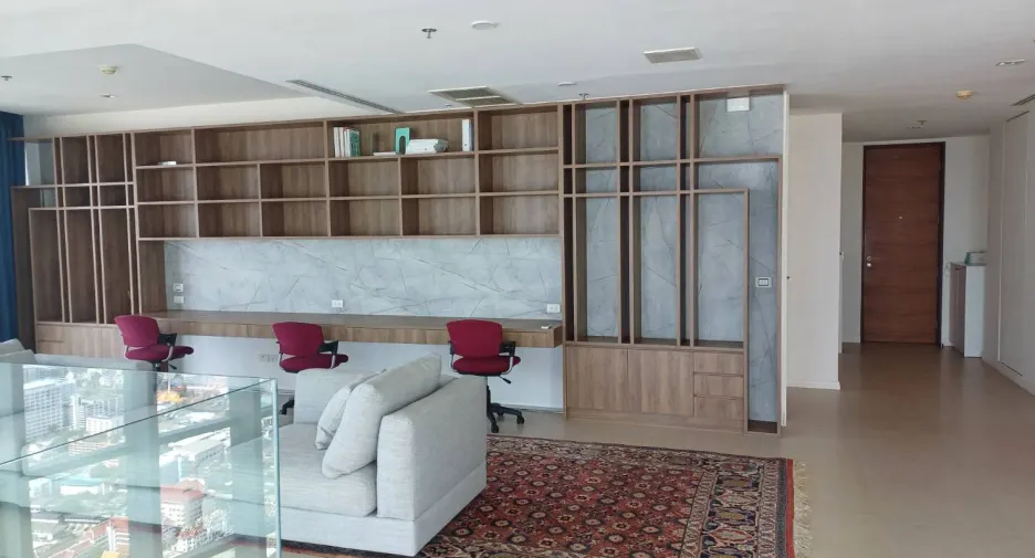 For rent 3 bedrooms condo in Sathon, Bangkok