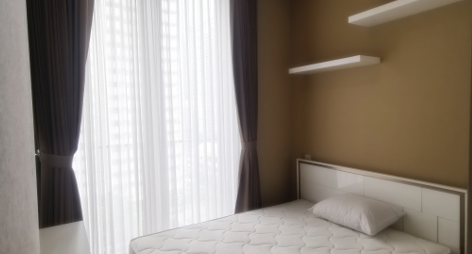 For rent 2 bedrooms condo in Watthana, Bangkok
