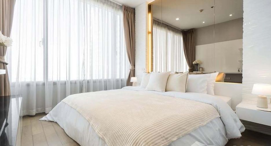For rent 2 bedrooms condo in Pathum Wan, Bangkok