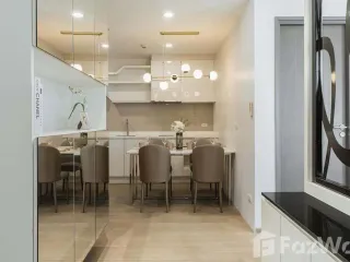 For rent 2 bedrooms condo in Pathum Wan, Bangkok