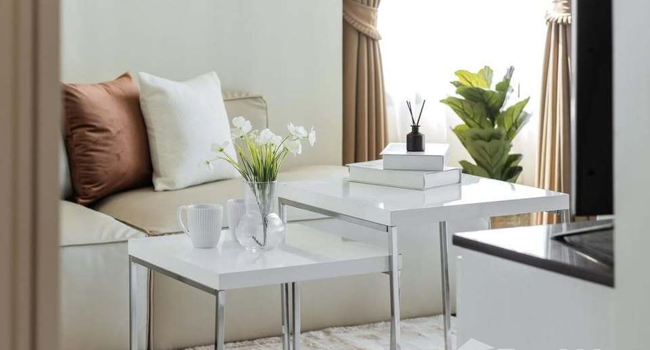 For rent 2 bedrooms condo in Pathum Wan, Bangkok