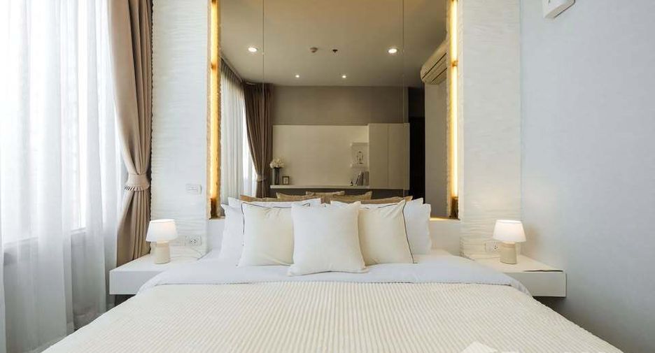 For rent 2 bedrooms condo in Pathum Wan, Bangkok
