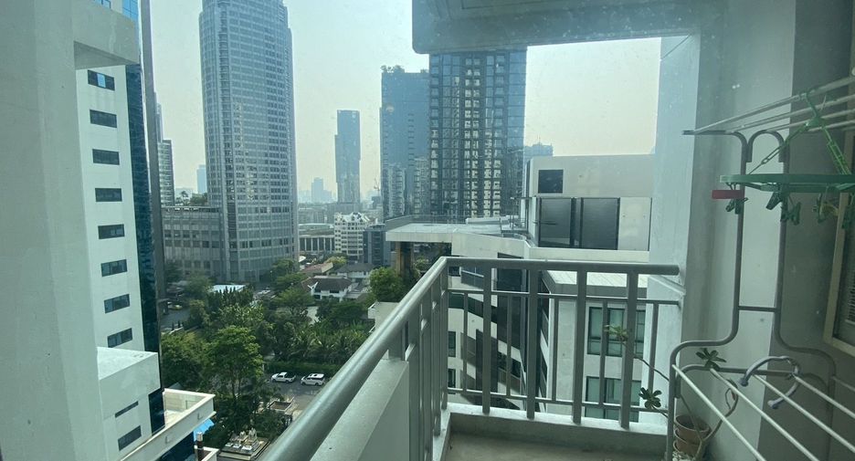 For rent 2 bedrooms condo in Watthana, Bangkok