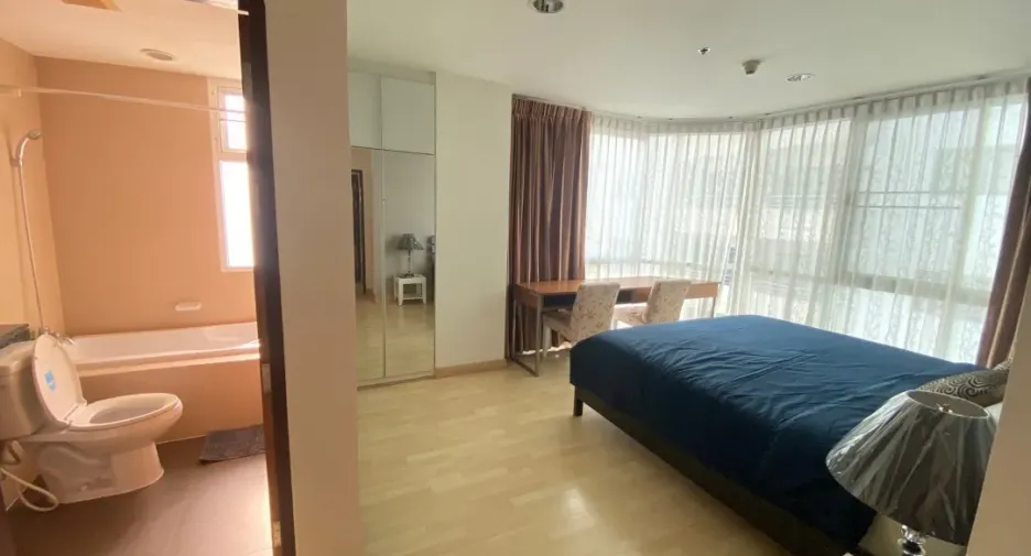 For rent 2 bedrooms condo in Watthana, Bangkok