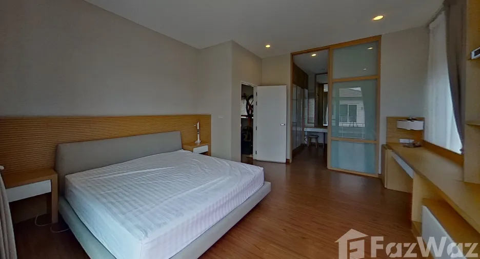 For rent 3 bedrooms house in Bang Na, Bangkok
