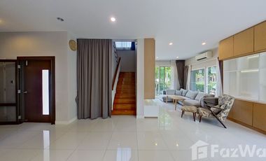 Casa en alquiler de 3 habitaciones en Bang Na, Bangkok