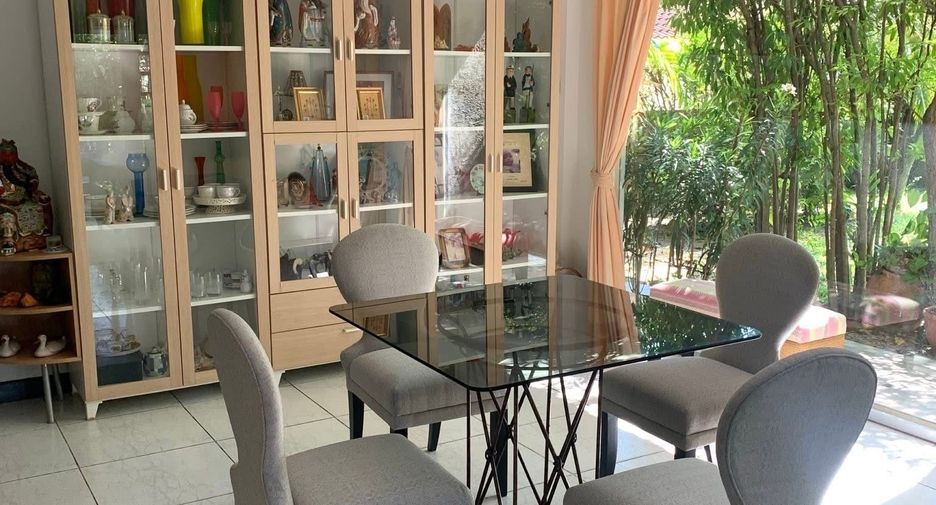 For rent 3 bedrooms house in Bang Kapi, Bangkok
