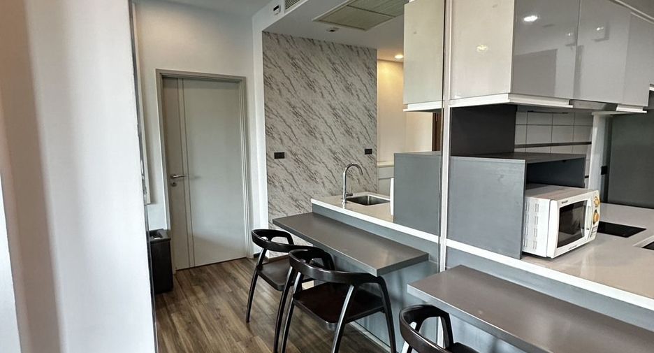 For rent 1 bed condo in Khlong Toei, Bangkok