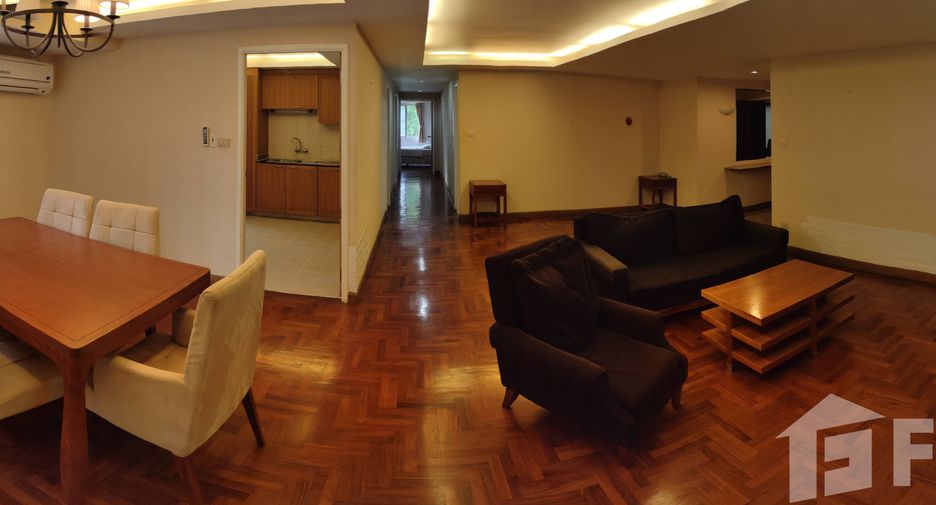 For rent 3 bedrooms condo in Yan Nawa, Bangkok