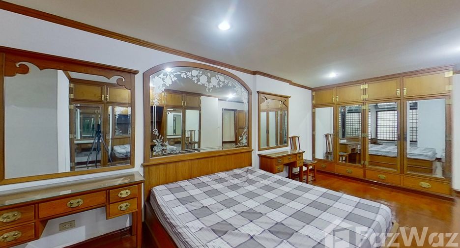 For rent 4 bedrooms condo in Watthana, Bangkok