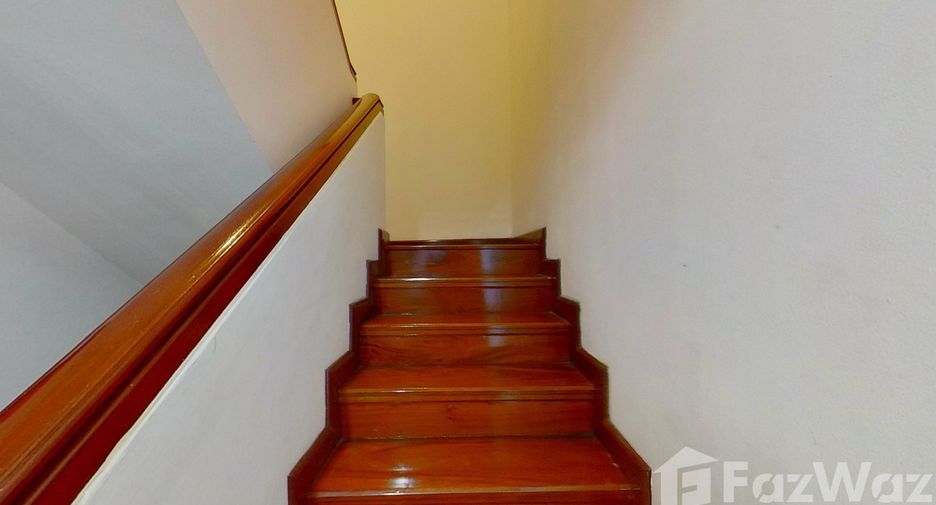 For rent 4 bedrooms condo in Watthana, Bangkok