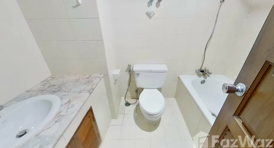 For rent 4 bedrooms condo in Watthana, Bangkok