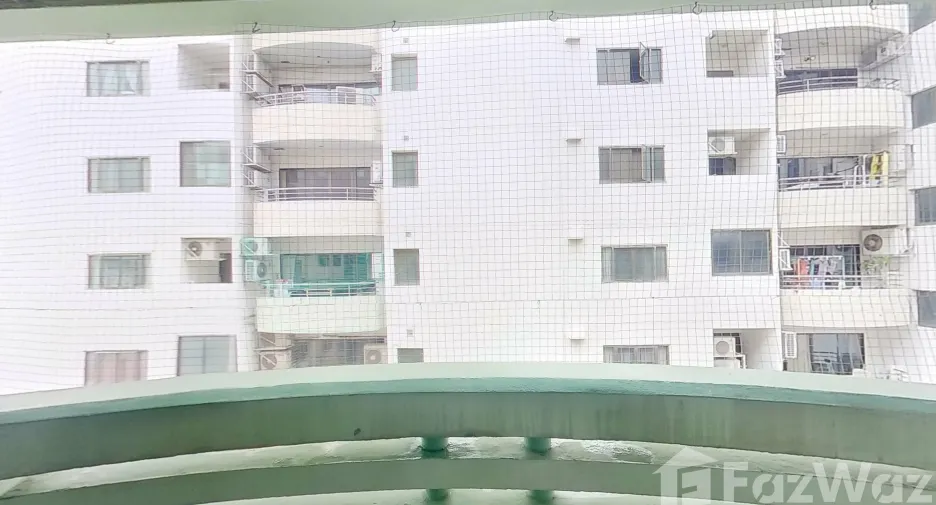 For rent 4 bedrooms condo in Watthana, Bangkok