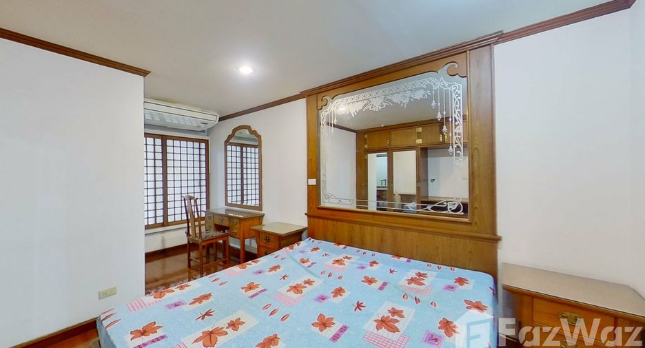 For rent 4 bedrooms condo in Watthana, Bangkok