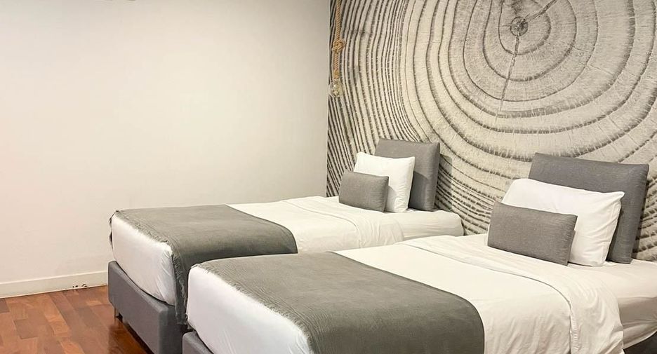 For rent 3 bedrooms apartment in Pathum Wan, Bangkok