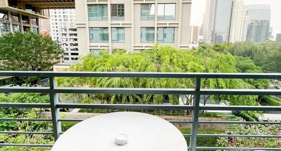 For rent 3 bedrooms apartment in Pathum Wan, Bangkok