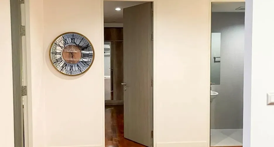 For rent 3 bedrooms apartment in Pathum Wan, Bangkok