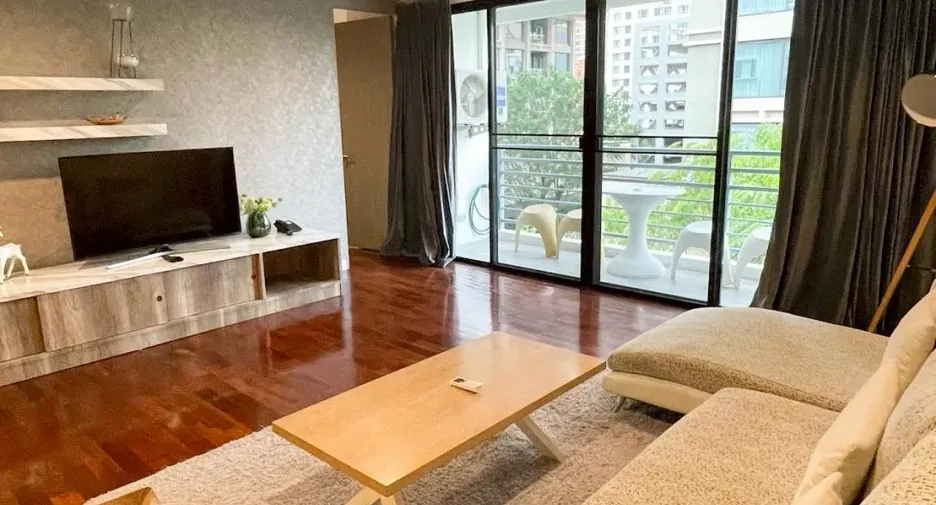 For rent 3 bedrooms apartment in Pathum Wan, Bangkok