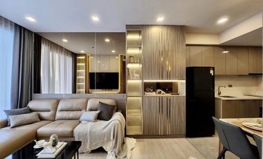 Condo en alquiler de 2 habitaciones en Huai Khwang, Bangkok
