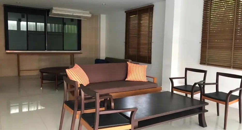Casa en alquiler de 4 habitaciones en Chom Thong, Bangkok