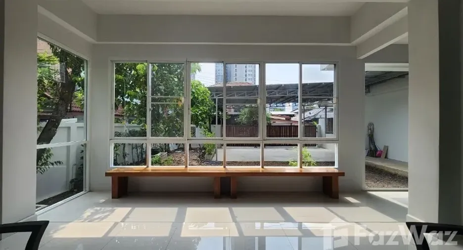 Casa en alquiler de 4 habitaciones en Chom Thong, Bangkok