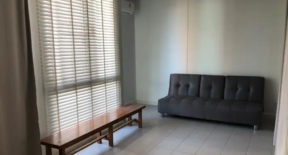 Casa en alquiler de 4 habitaciones en Chom Thong, Bangkok