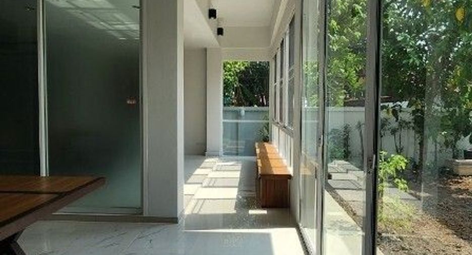 Haus zur Miete mit 4 Zimmer in Chom Thong, Bangkok