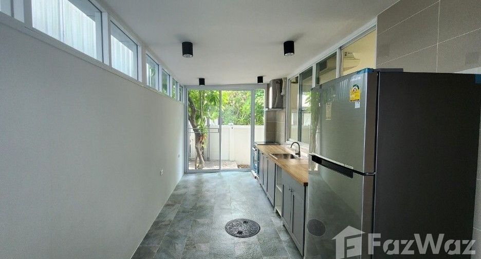 Casa en alquiler de 4 habitaciones en Chom Thong, Bangkok