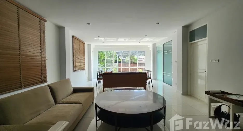 Casa en alquiler de 4 habitaciones en Chom Thong, Bangkok