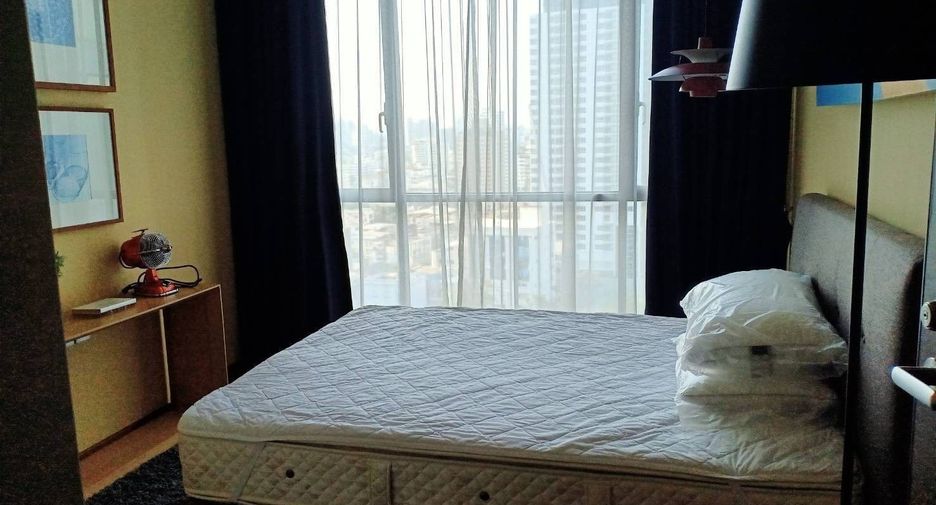 For rent 2 bedrooms condo in Watthana, Bangkok