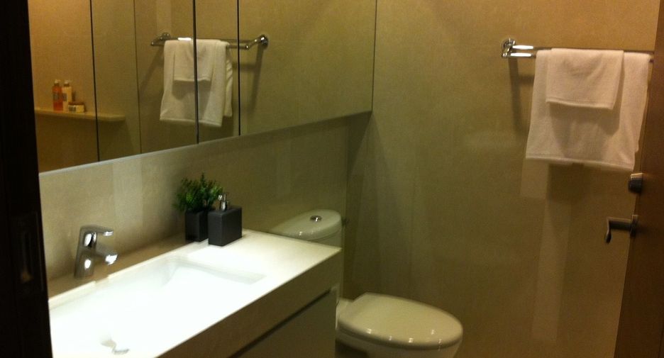 For rent 2 bedrooms condo in Watthana, Bangkok