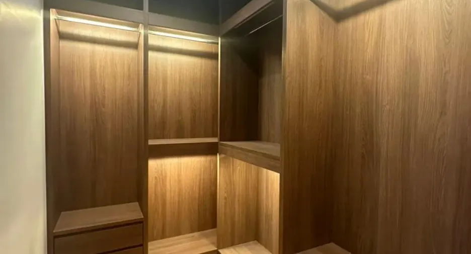 Condo en alquiler de 3 habitaciones en Pathum Wan, Bangkok