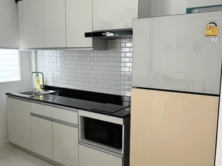 Casa adosada en alquiler de 3 habitaciones en Prawet, Bangkok