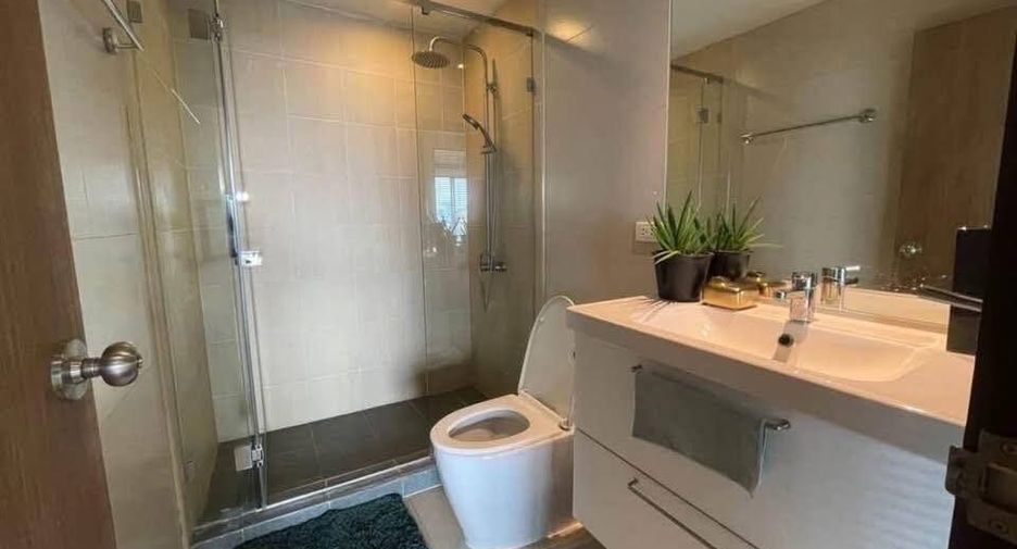 For rent 2 bedrooms condo in Watthana, Bangkok